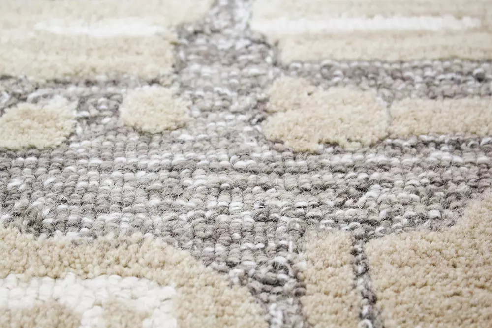 Bashian Verona LC165 Noor Taupe Area Rug Close Up