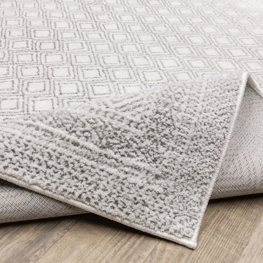 Oriental Weavers Montecito 94W White Grey Area Rug Wave