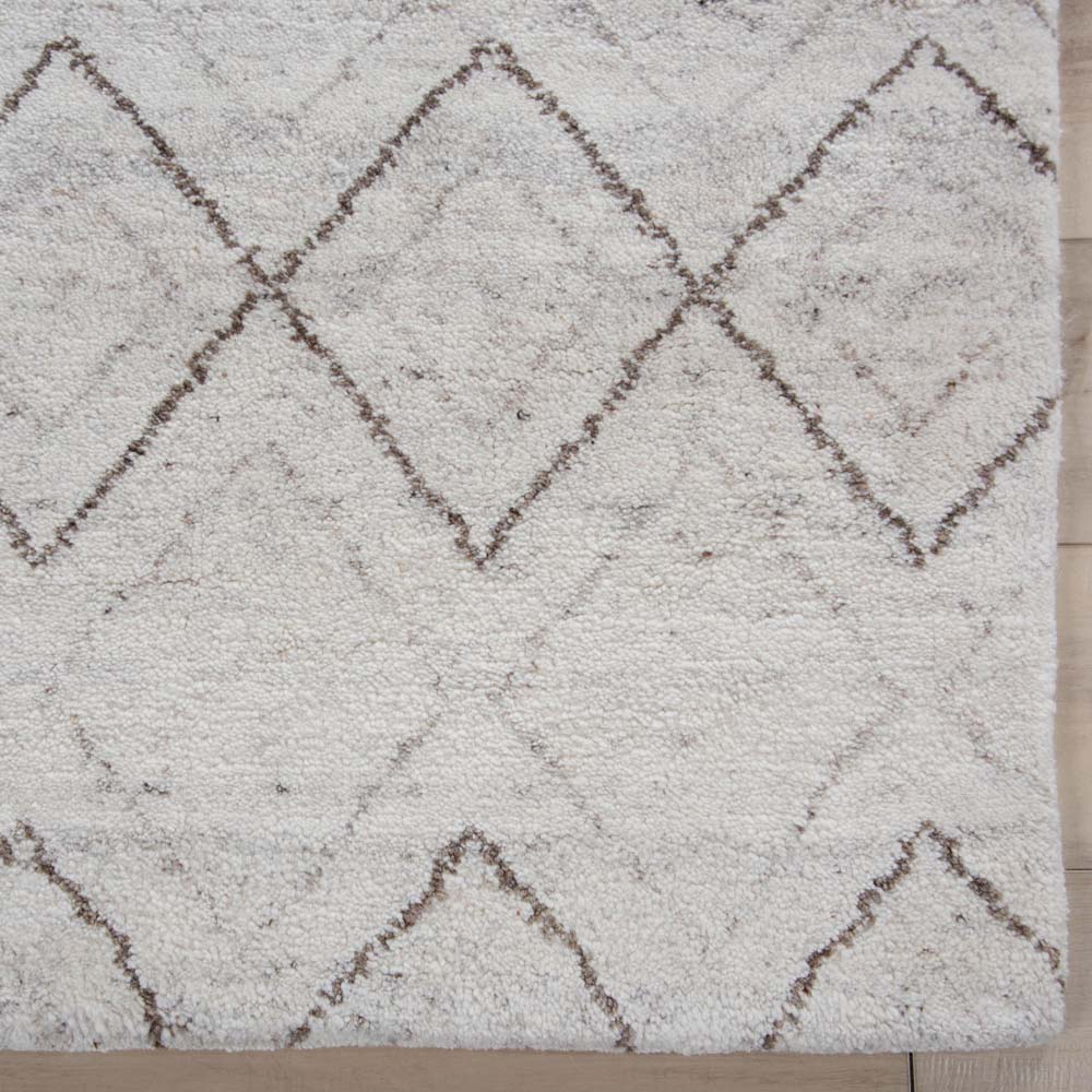 Rizzy Home Posh PSH002 White Area Rug Corner