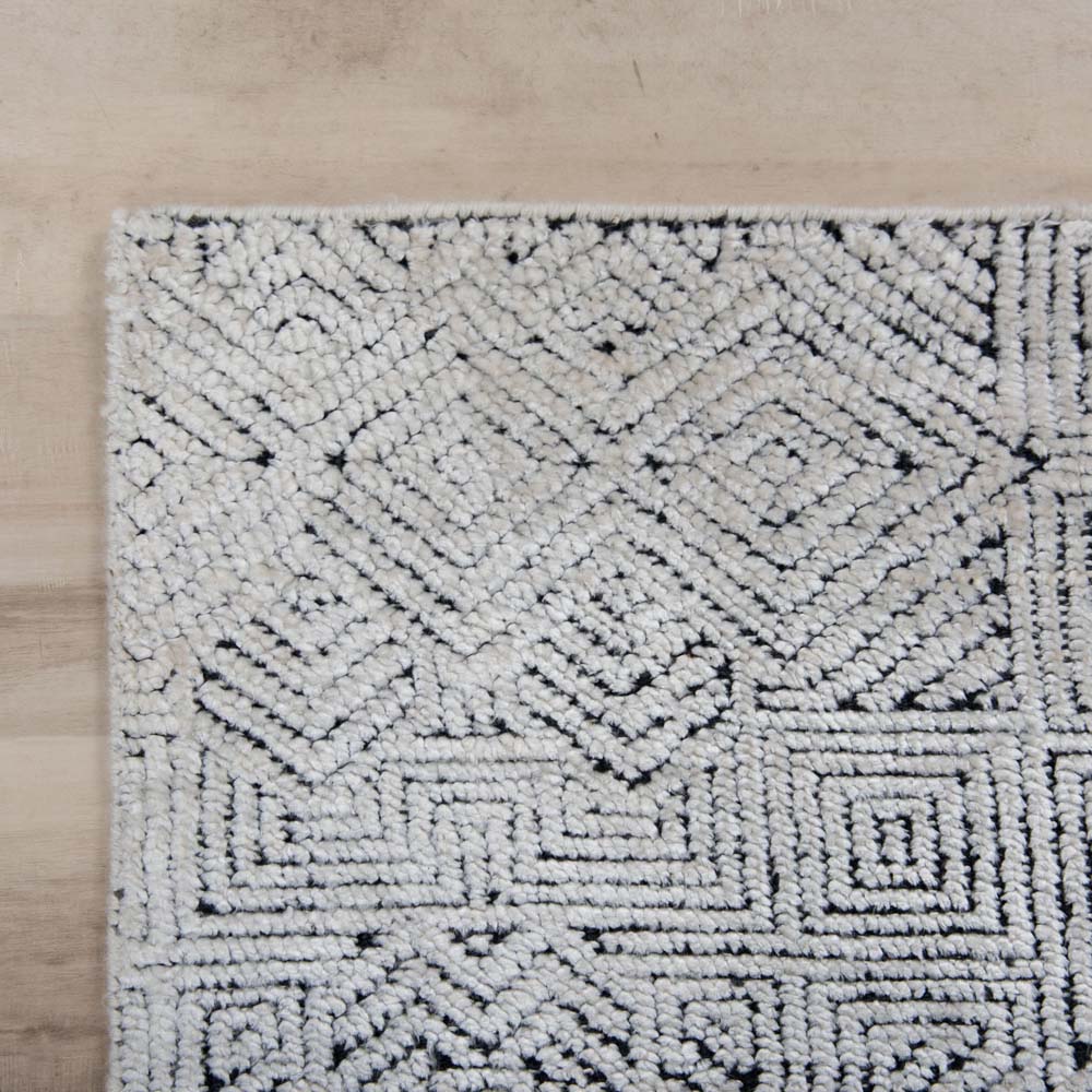 Rizzy Home Radiance RNC665 Beige Area Rug Corner