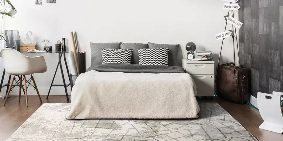 What Size Rug for Bedroom With Full Bed: Perfect Fit Guide