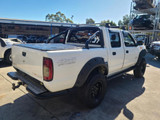 8043 - 11/14, NISSAN D22 NAVARA, YD25, 5SPD, ST-R