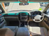 8530 - 10/02, TOYOTA UZJ100 LANDCRUISER, 2UZ-FE, AUTO, GXL