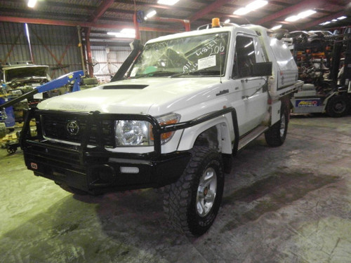 6320 - TOYOTA VDJ79 LANDCRUISER, 1VD, 5SPD, GX