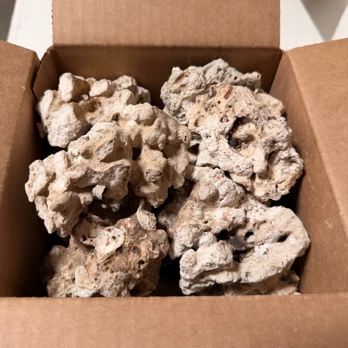 Pukani 6 lb top of box