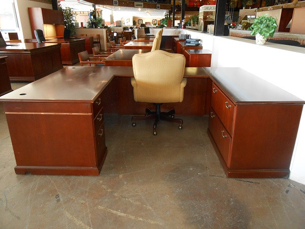 Traditional U shape Desk Unit with Chair