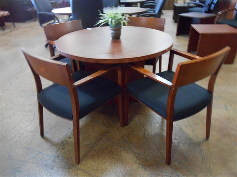 Cherryman Round Table/Chairs 36" NEW