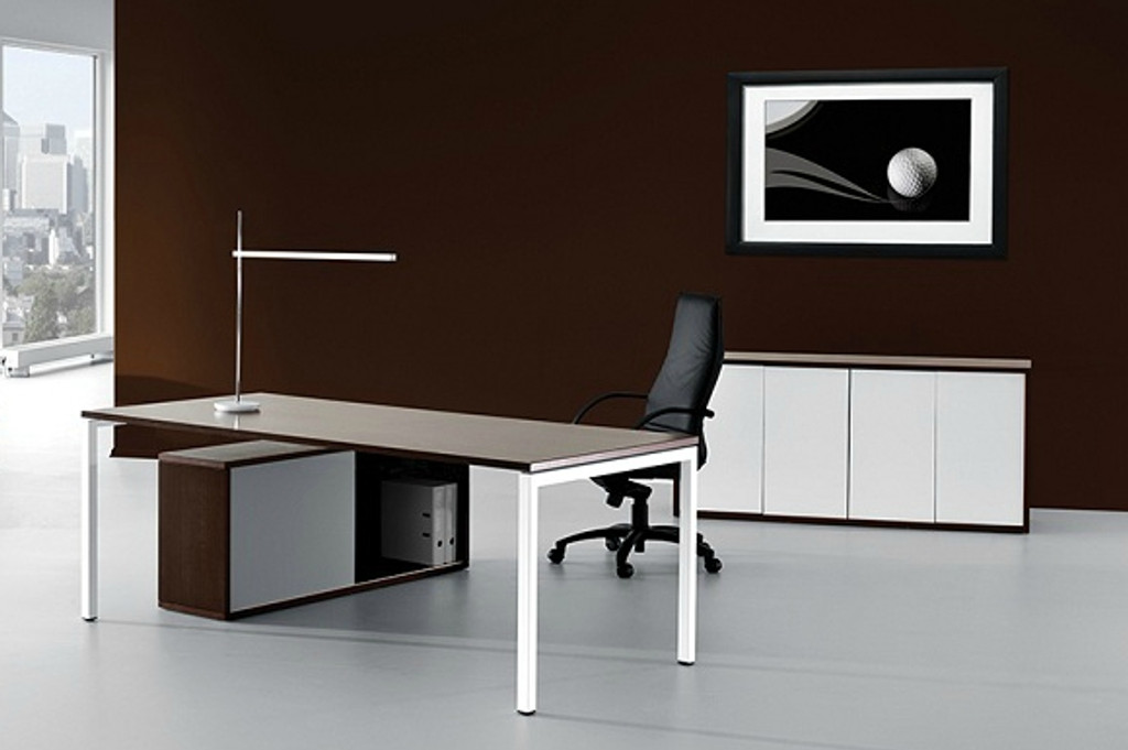 Contemporary office desk