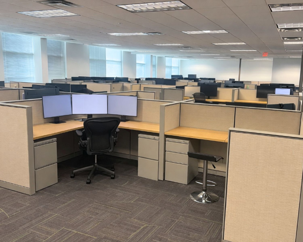 Pre-Owned AIS Divi Workstations Serpentine 6x6 in Orlando