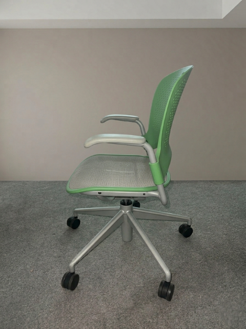 Pre-Owned Herman Miller Caper Chair in Orlando