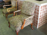 LOUNGE CHAIR PRINTED FABRIC WOODEN ARMS