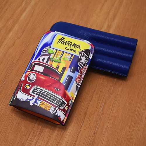 Cigar case with Havana print