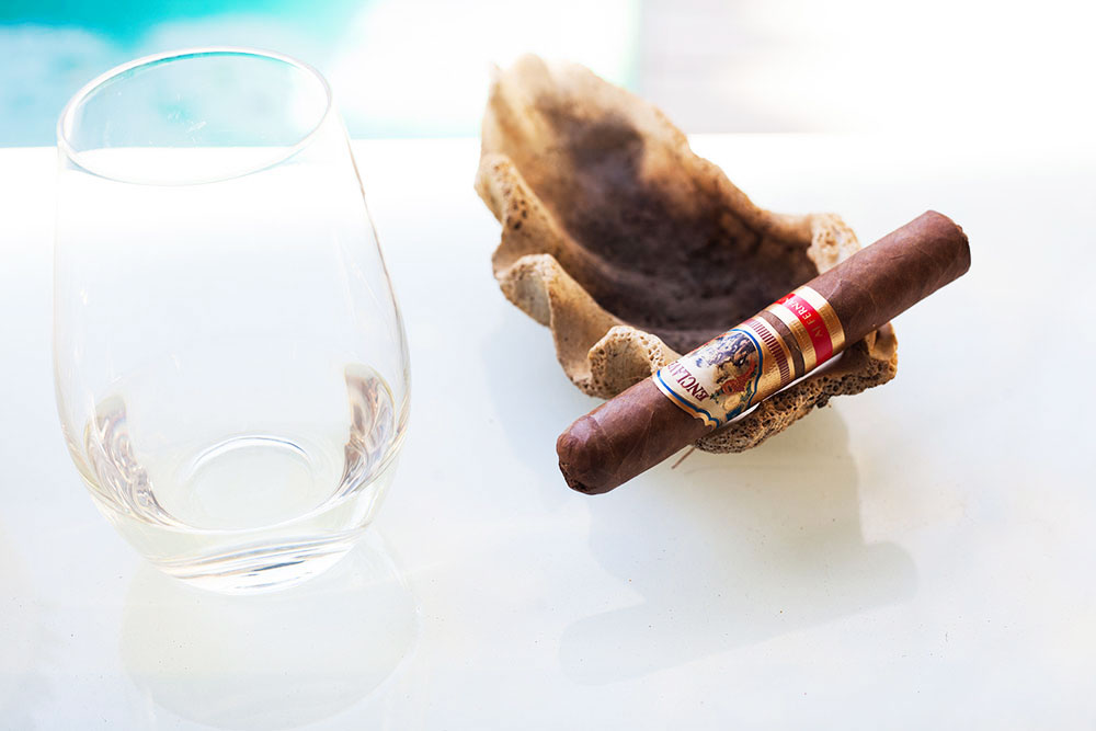 AJ Fernandez Enclave Robusto Cigar and White blend wine Pairing