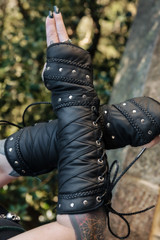Elderwood Fingerless Gauntlets - Black, Size 2