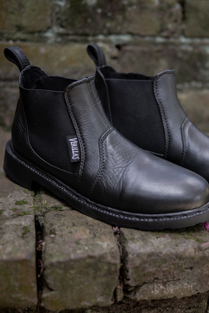 Chelsea Boot - Black - Men's 8 Chelsea Boot - Black - Men's 8
