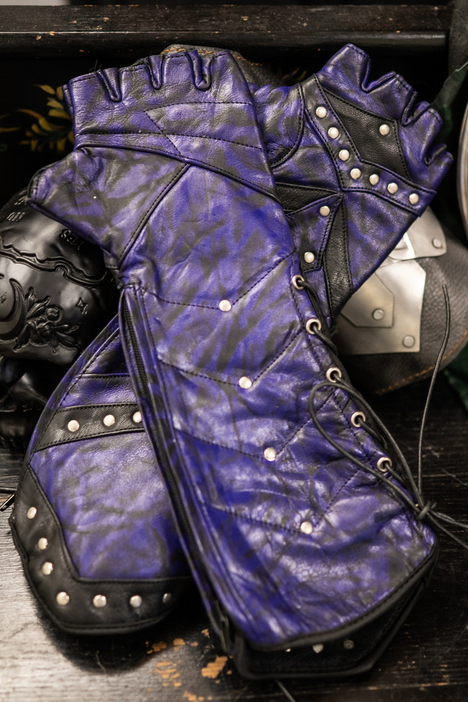 Bramblewood Gauntlets - Nightshade, Size 7