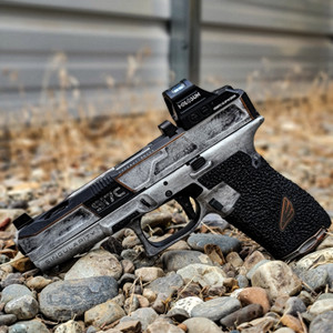 GLOCK G17 GEN 2 GRIP CHOP STIPPLING CLUBBER LANG THEME DISTRESSED CERAKOTE BATTLEWORN DAVE MODZ CUSTOMS