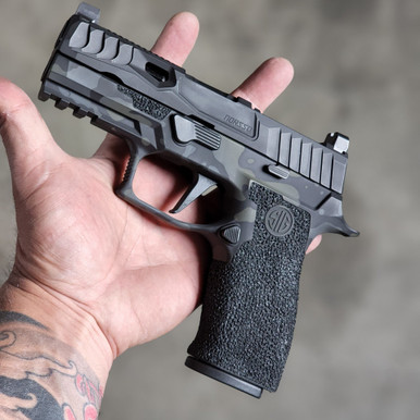 CUSTOM SIG P320 BLACK MULTICAM REPTILE