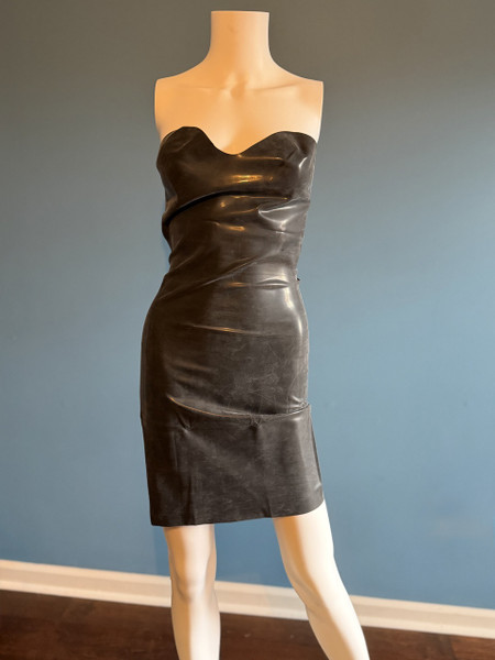 Mannequin is wearing size medium