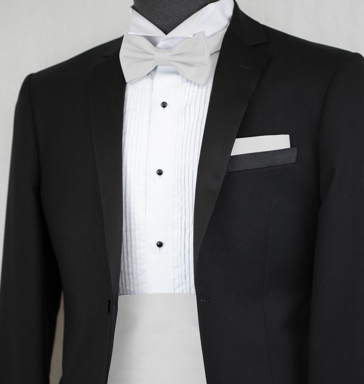 should bow tie match cummerbund