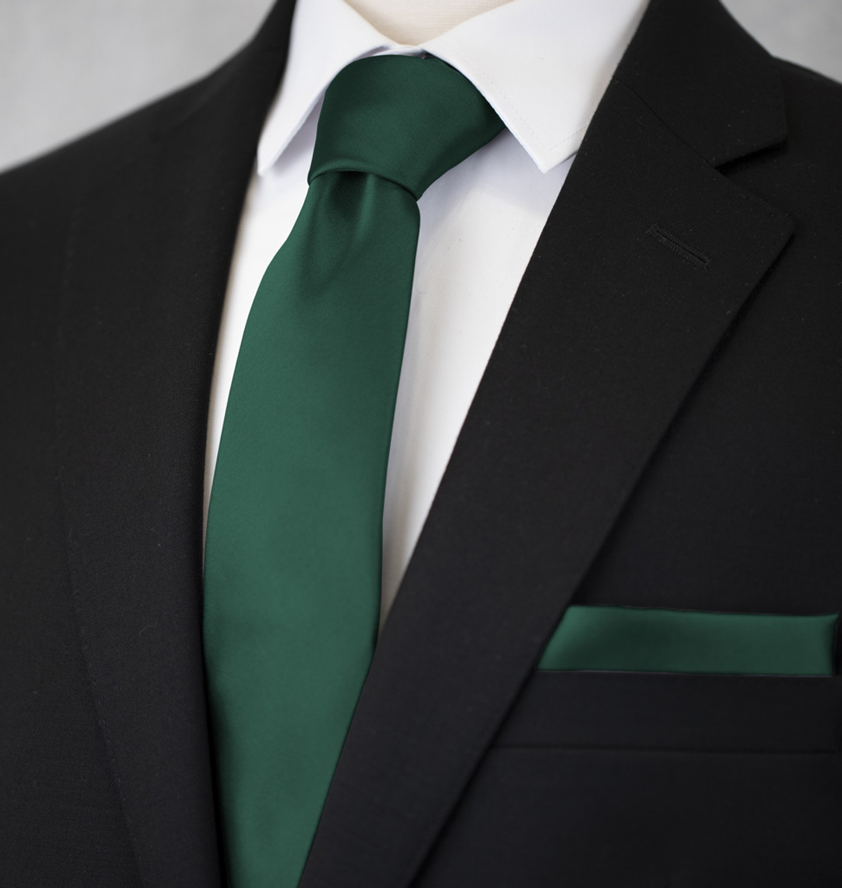 Men's Ties: Fabrics, Style and How to Tie a Tie Guide - Suits Expert