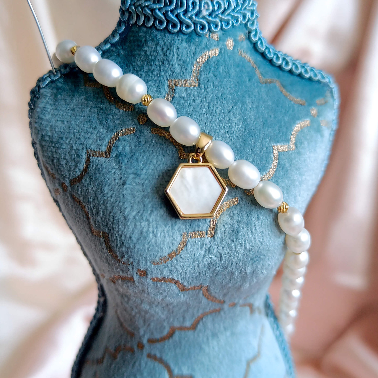 ANCIEN COLLIER PERLE Et Feuille En Nacre 2103195 EUR 40,00 - FR