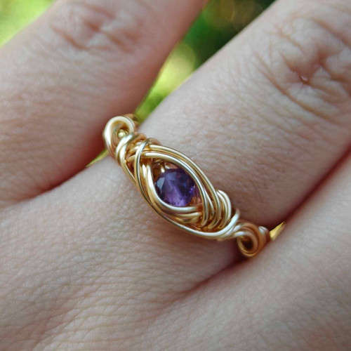 Bijoux de Créateur - Bague Sculptée Ciel en Art Fil avec Pierre Naturelle Améthyste Impressionniste Fabriquée à la Main