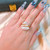 bague de createur artisanale avec des perles baroques, quartz clair et quartz rose, accessoires en plaqué or