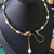 Choker "Ligne d'Or" – Collier Architectural en Acier à Mémoire, Perles et Fermoir Magnétique