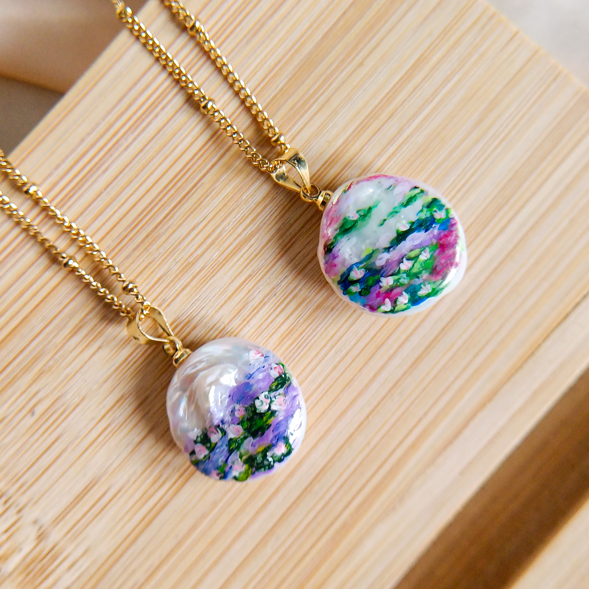 Bijou Baroque Peint - Perle d'Art Monétien 'Nympheas'