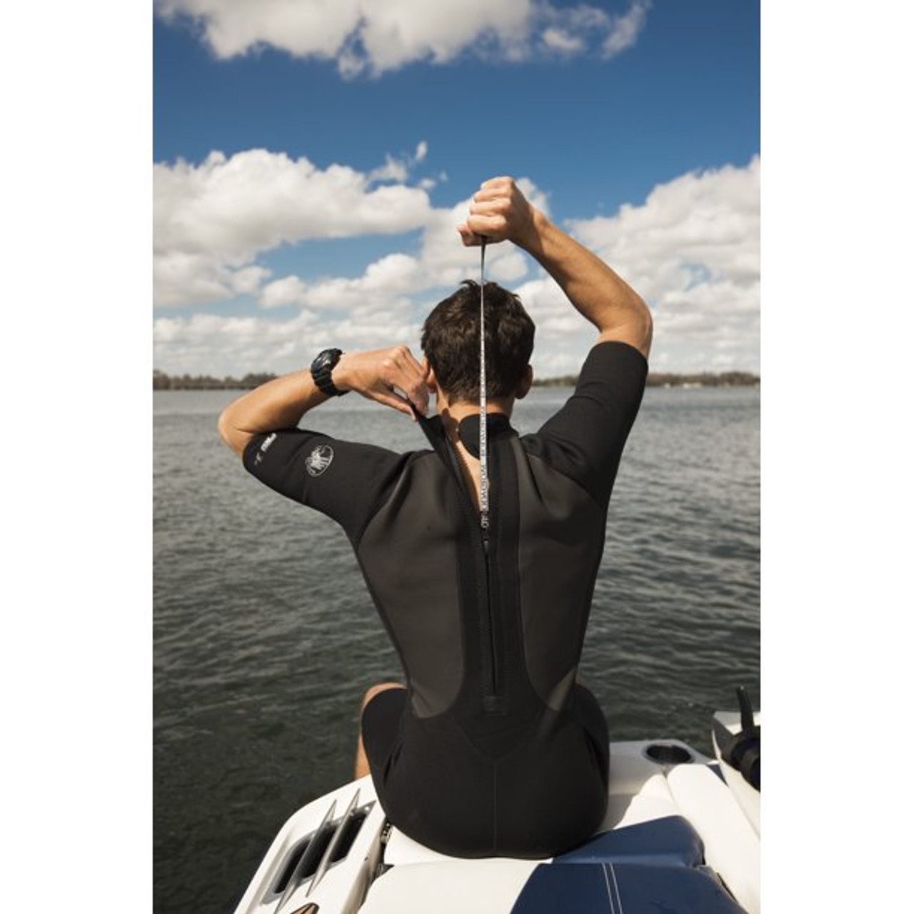 Body Glove Pro 3 wetsuit, back zip wetsuit black, 3/2mm wetsuit, Quadra Flex neoprene wetsuit, multiwatersports wetsuit, flexible spring suit wetsuit, Fairskin neoprene panels, superflex kneepad wetsuit, anatomical cut wetsuit, flatlock stitching wetsuit, wetsuit with key pocket, cold water wetsuit, surfing wetsuit, triathlon wetsuit, Boater’s Outlet wetsuits, Utah wetsuit supplier.