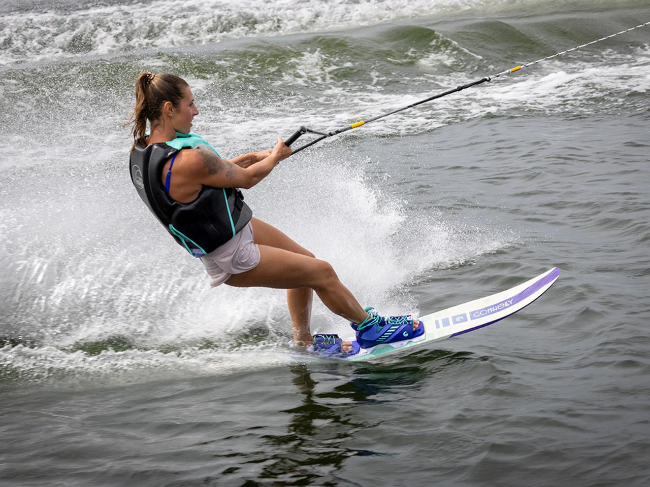 Women’s Connelly Aspect Slalom Ski on water