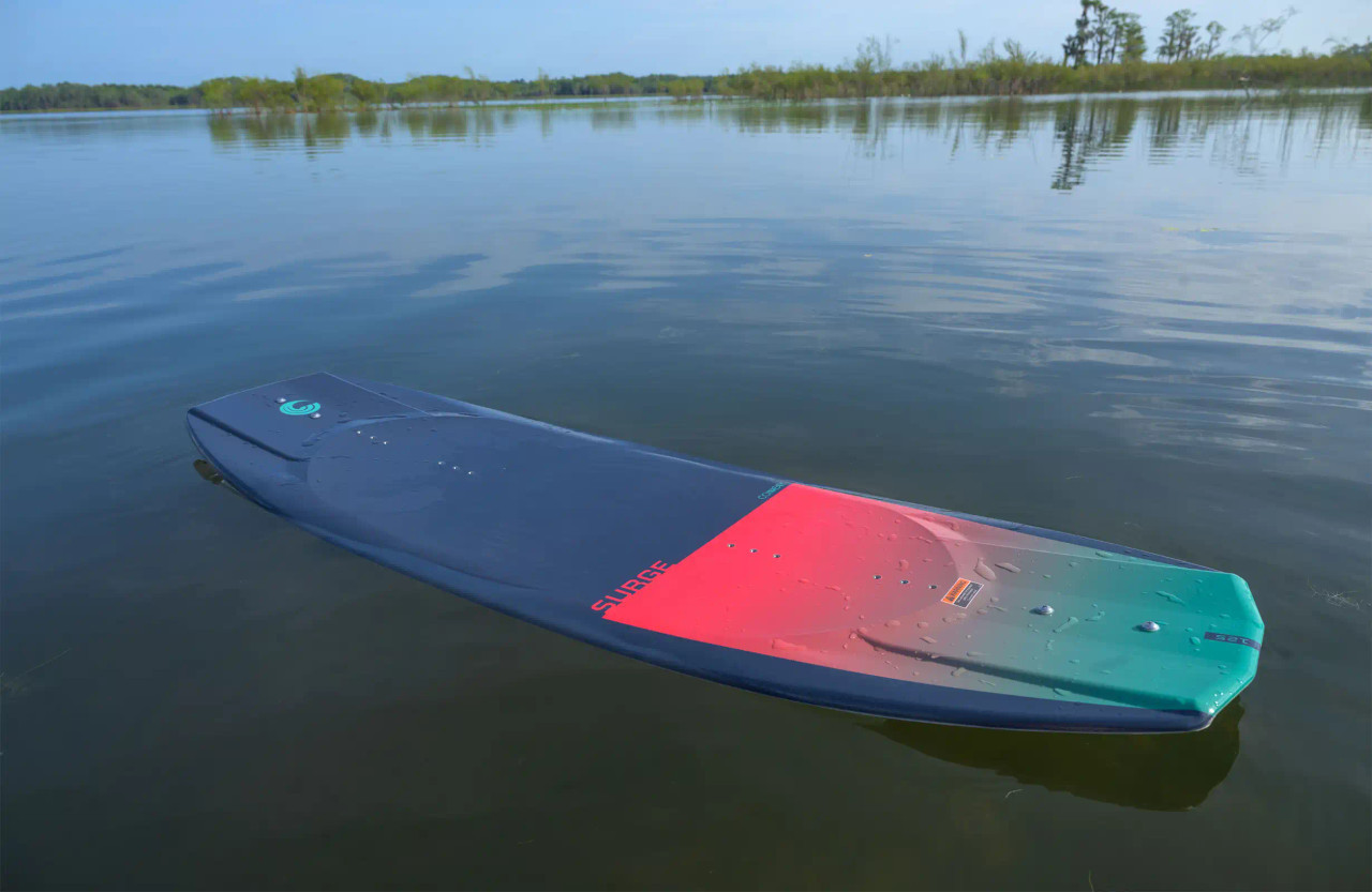 Full side profile of the 2026 Connelly Surge Wakeboard