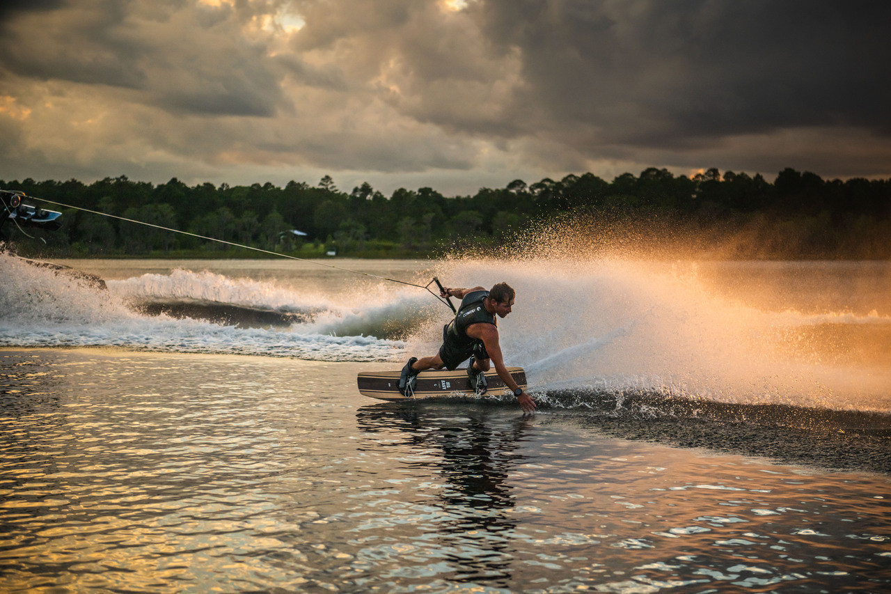Connelly Big Easy wakeboard for larger riders Connelly Big Easy wakeboard for larger riders