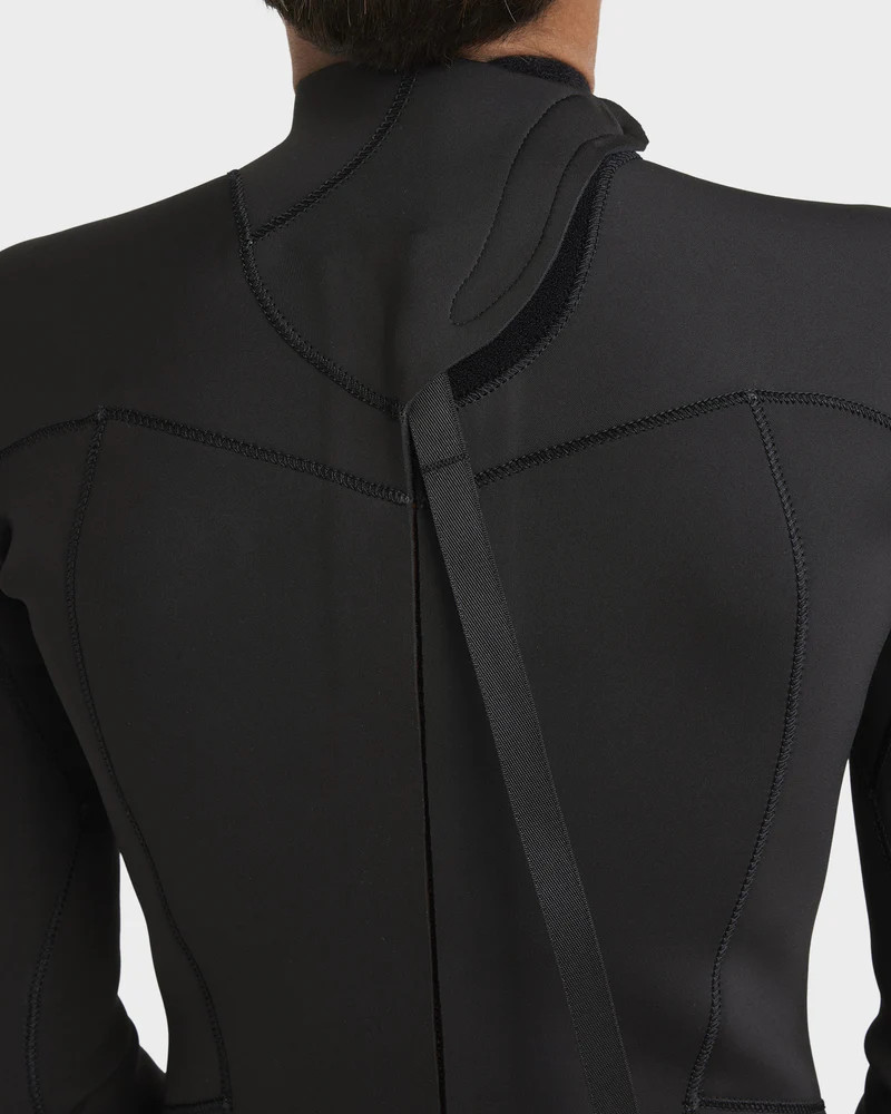 Quiksilver boys 3/2mm wetsuit back zip entry detail
