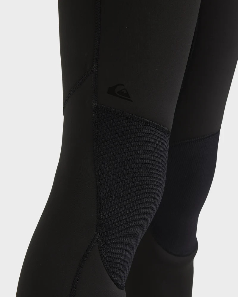 Quiksilver youth surf wetsuit knee detail