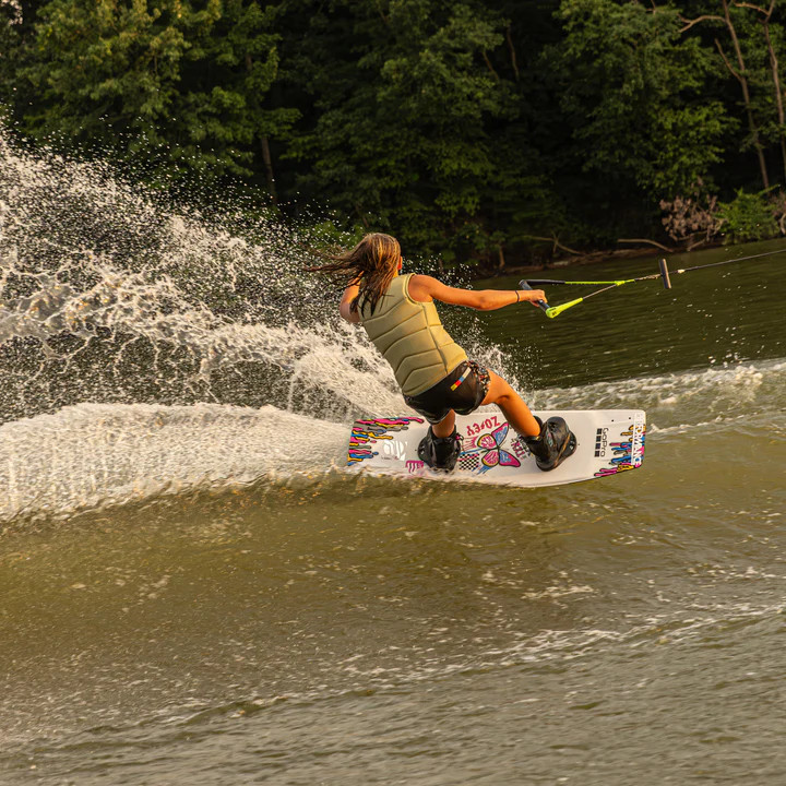 Women’s Lemon impact vest wakesurf riding fit