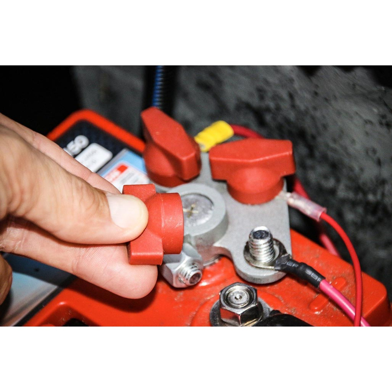 TH Marine Hydra Marine Battery 3-Way Multi-Connection Terminal Product Image