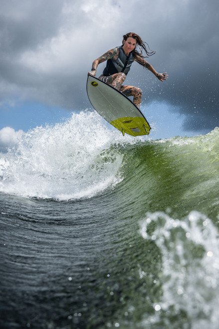 Rider carving on Connelly Jet Wakesurf Board in surf-style performance