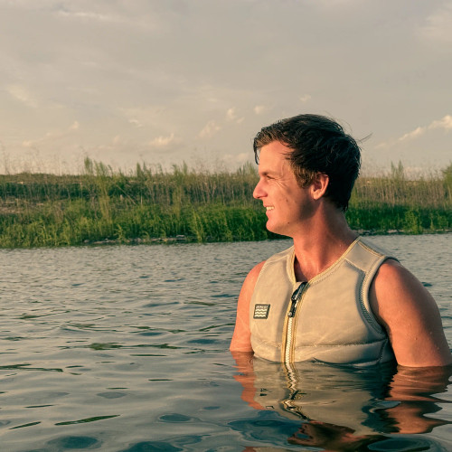 Jetpilot impact vest side profile fit