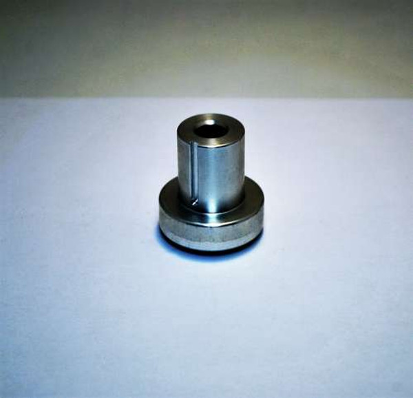 ESSLINGER: FORD 2300 DRY SUMP DRIVE MANDREL (AUX SHAFT)