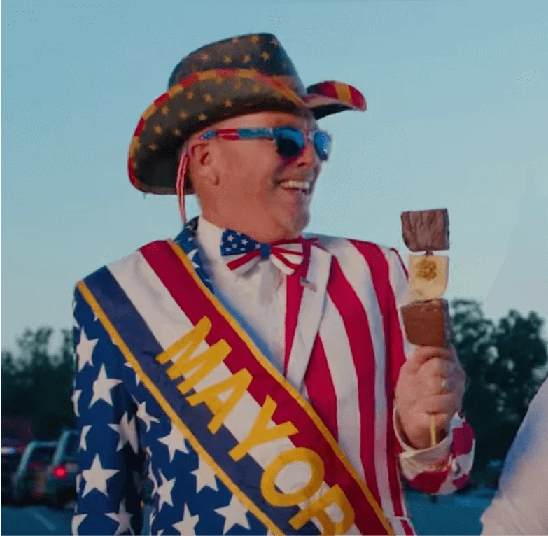 Mayor Louie at Uranus Fudge Factory