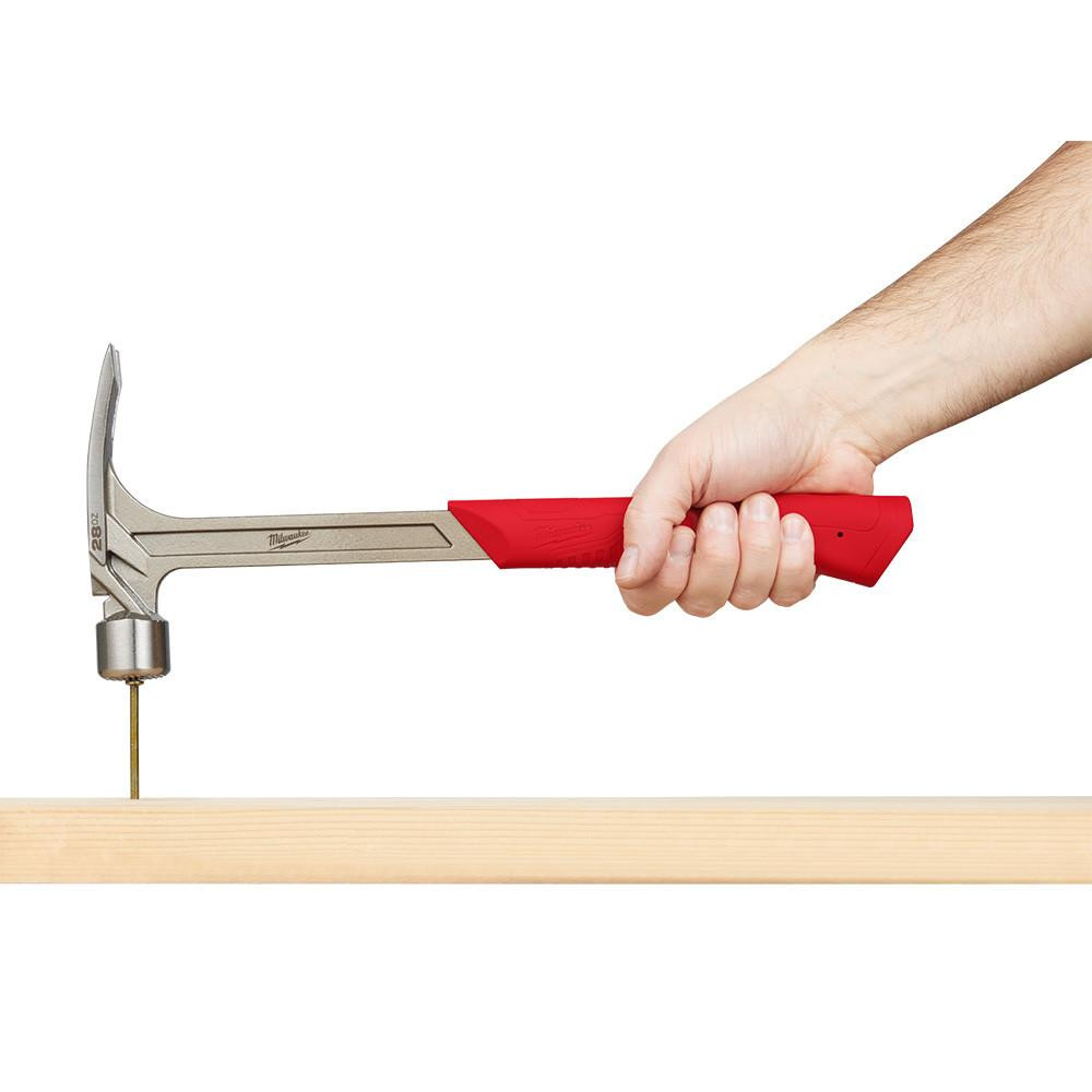 48-22-9029 28oz Milled Face Framing Hammer | Milwaukee Tool