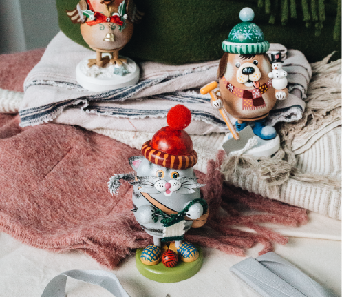 Hubrig Rabbit Land Figurines of bunny pulling cart with easter eggs