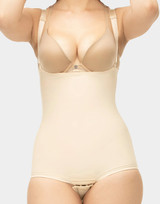 Made from lightweight, breathable fabric, the Isavela BS02 bodysuit offers smooth, supportive compression for tummy tuck, liposuction, hernia surgery, and postpartum recovery.