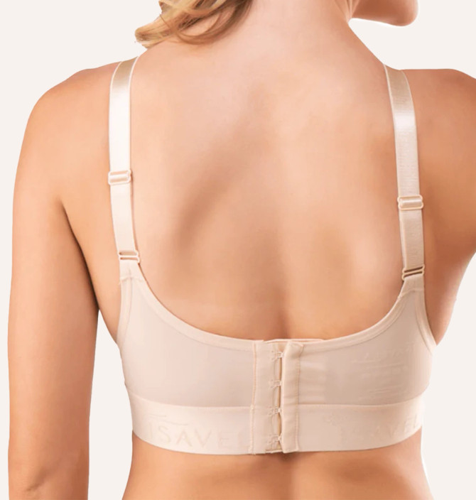 Breathable, latex-free ComprexxWear fabric ensures comfort and effective compression during recovery.