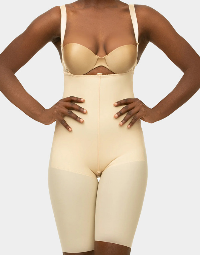 Designed for 2–8 weeks post-op, the Isavela BS08 bodysuit provides all-day comfort while helping reduce swelling and improve circulation without visible zippers.