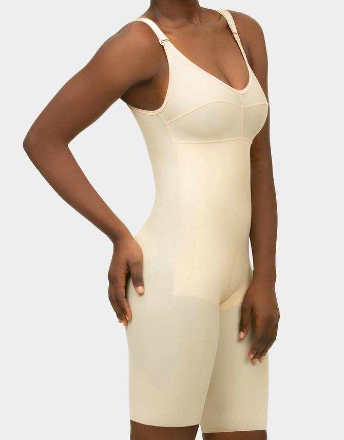 The Isavela BB04 zipper-free bodysuit offers smooth, targeted compression under clothing, helping reduce swelling and improve circulation from 2 to 8+ weeks post-op.
