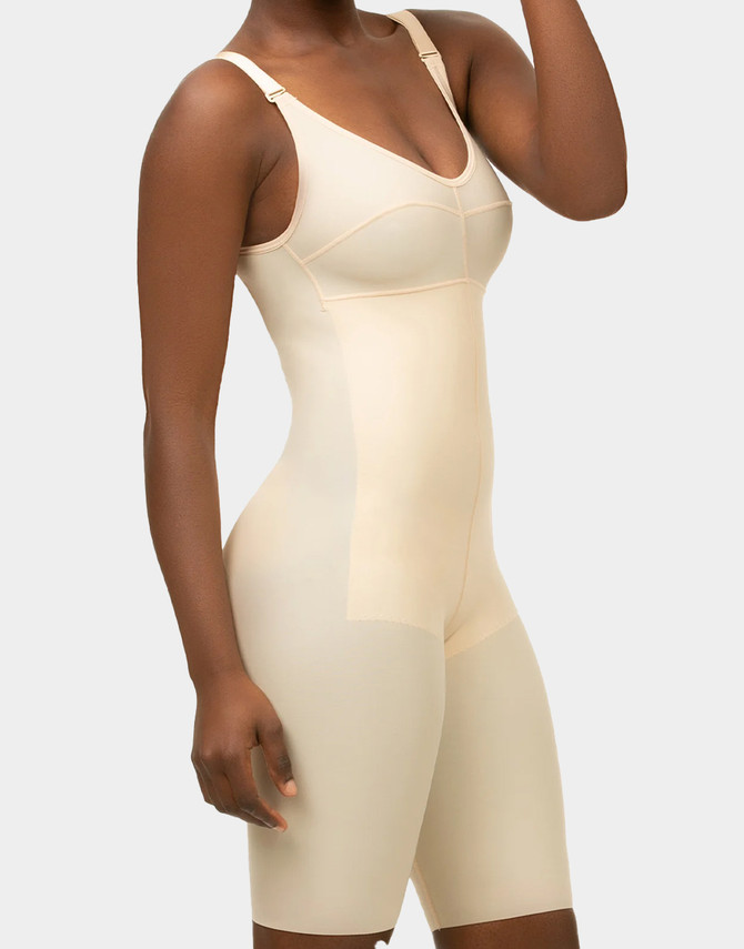 Ideal for everyday support, the Isavela BB04 compression garment blends comfort, convenience, and effective healing for tummy tuck, breast surgery, postpartum, and liposuction recovery.