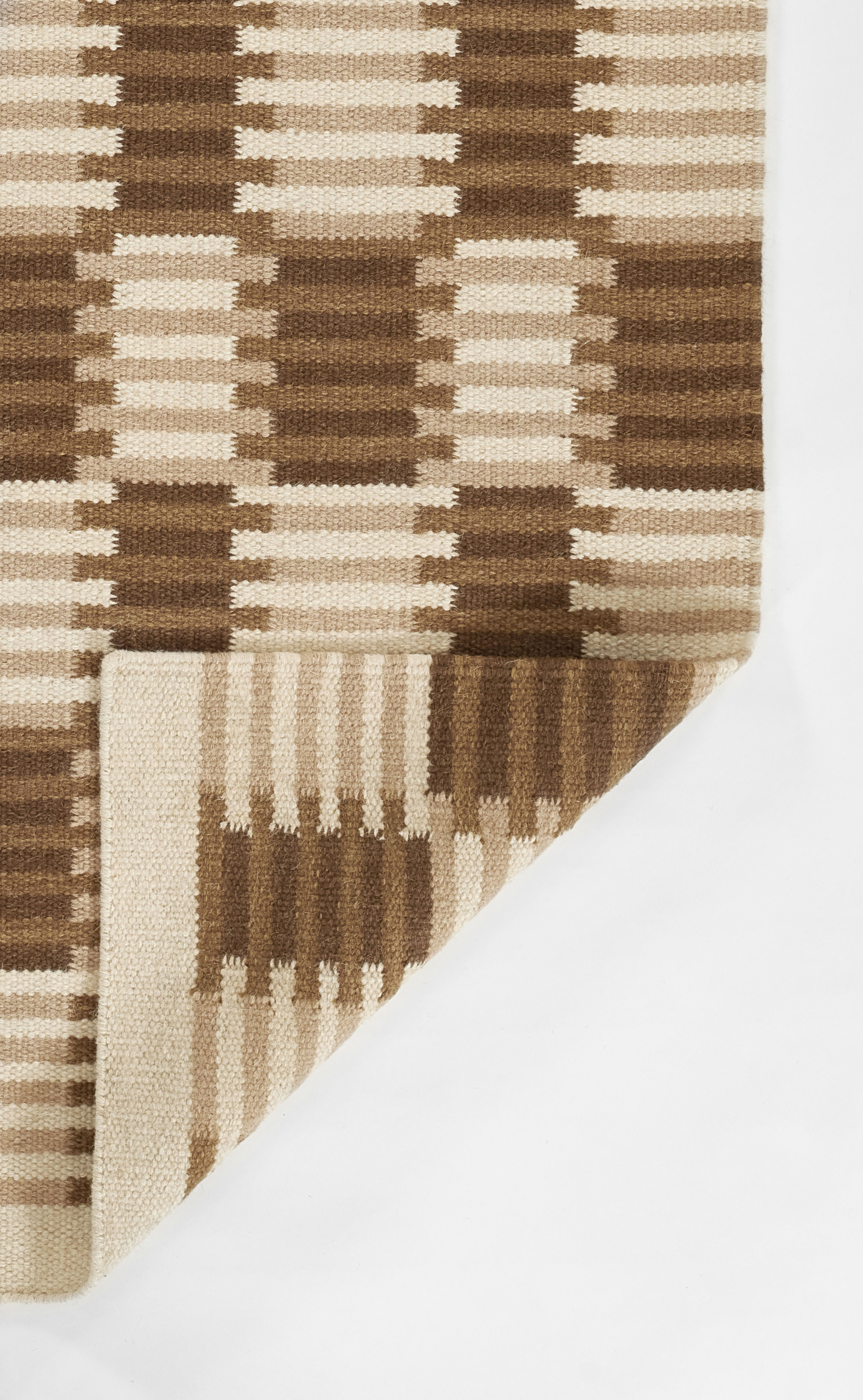 Photo inspiration: Visual Reference: Momeni Scandi Scn 3 Brown Rug